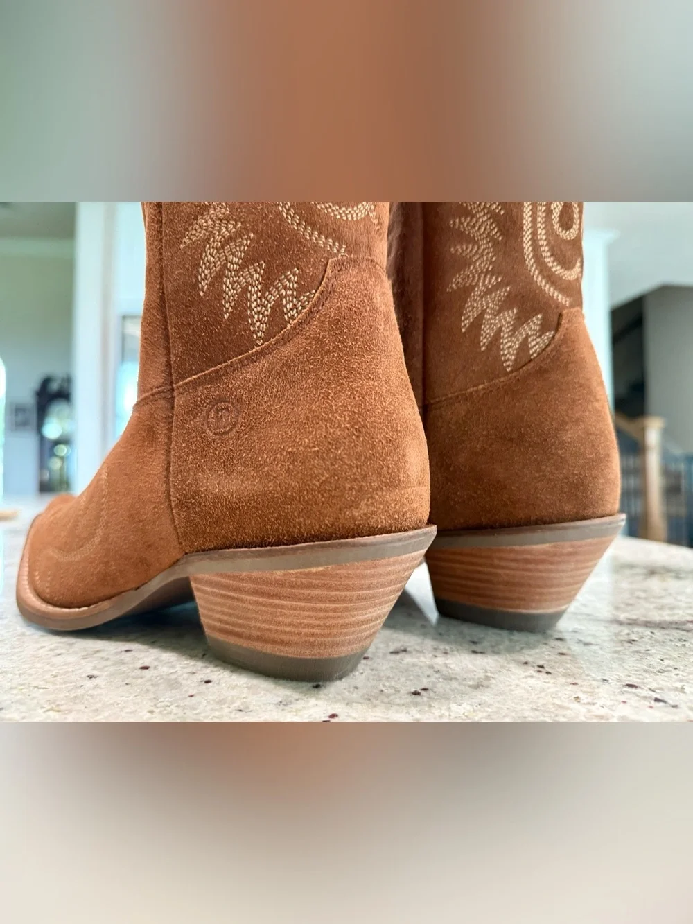 STUNNING Dingo Suede Cowboy Boots "NWT" - Picture 9 of 14